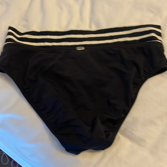 Two piece sunsets bikini. - Picture 5 of 10